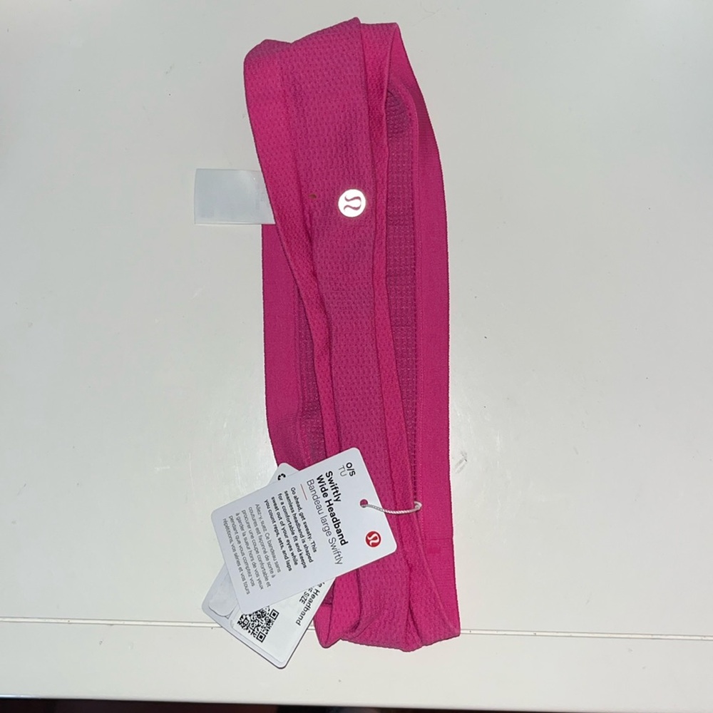 **NEW WITH TAGS Lululemon Swiftly Wide Headband